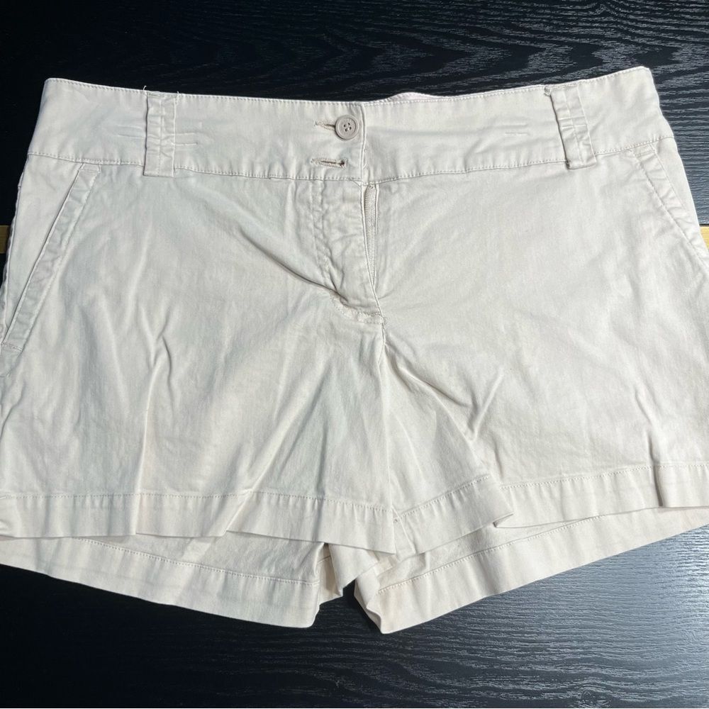 New York & Company Shorts Size 10 Khaki EUC - Picture 10 of 11